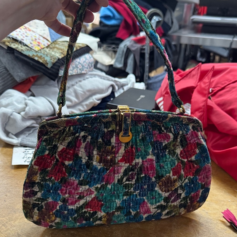 Vintage Floral Multicolor Women's Bag with matching change purse